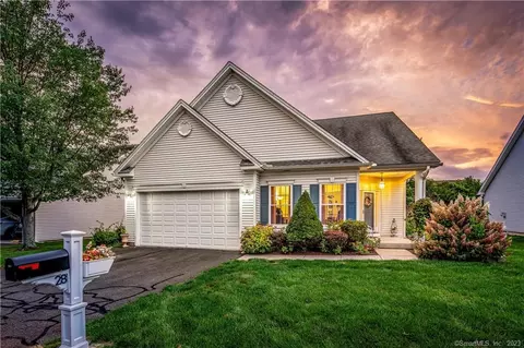 28 Grand Blvd #28, Ellington, CT 06029