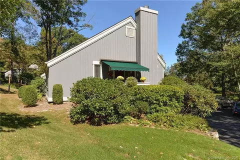 404 Heritage Vlg #B, Southbury, CT 06488