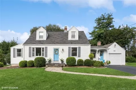 795 Chickadee Ln, Stratford, CT 06614