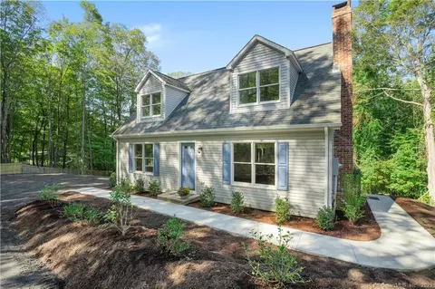 1109 Horse Hill Rd, Westbrook, CT 06498