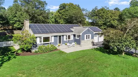 15 High Ridge Rd, Easton, CT 06612