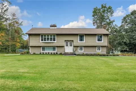 30 Driftwood Ln, Shelton, CT 06484