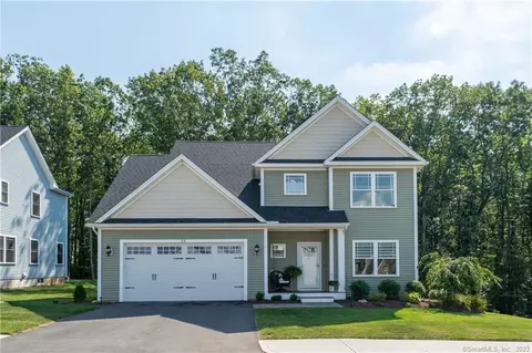 36 Bleeker Cir #36, North Haven, CT 06473