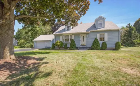 333 Fairlea Rd, Orange, CT 06477