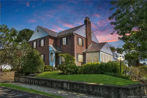 25 Garner St, Norwalk, CT 06854