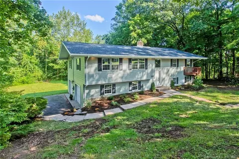 1640 Hill St, Suffield, CT 06078