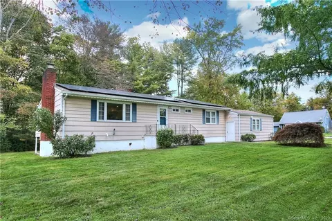 580 W River St, Milford, CT 06461