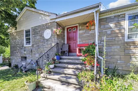 190 Emmett Ave, Derby, CT 06418