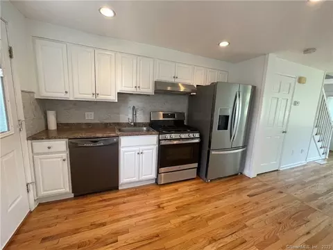 364 Main St #46, East Haven, CT 06512