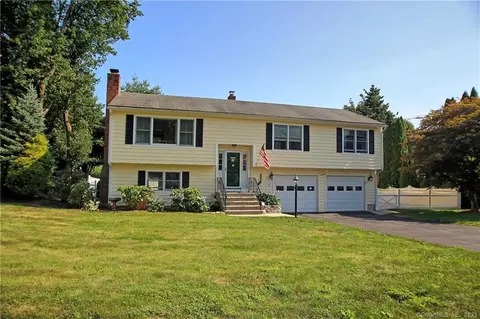 117 Burnt Plains Rd, Milford, CT 06461