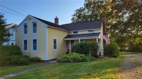 35 Tolland Grn, Tolland, CT 06084