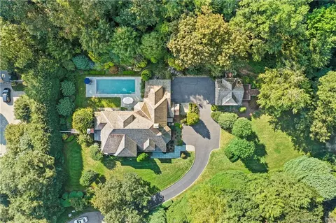 42 Hemlock Rdg, Weston, CT 06883