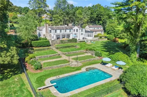 745 Old Academy Rd, Fairfield, CT 06824