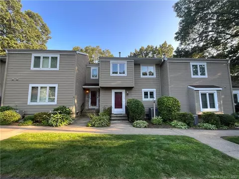 143 Timber Rdg #143, Southington, CT 06489