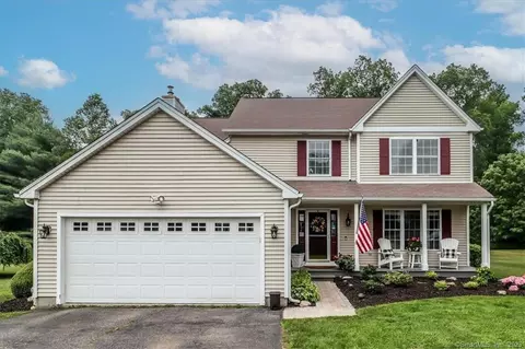 19 Weantinock Dr, New Milford, CT 06776