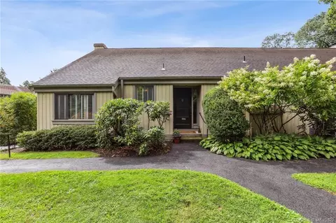 102 Heritage Vlg #A, Southbury, CT 06488