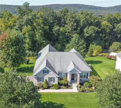 74 Vista Way, Bloomfield, CT 06002