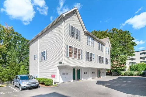 19 Lindale St #C, Stamford, CT 06902