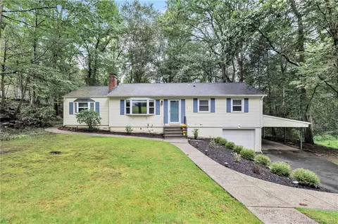 537 Cascade Dr, Fairfield, CT 06825