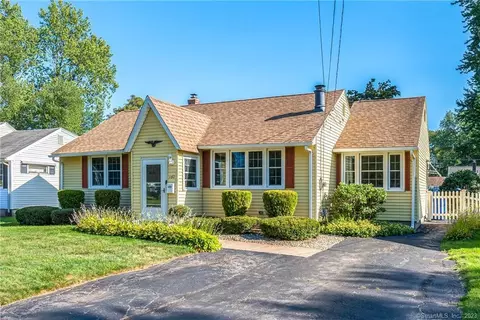 160 Woodycrest Dr, East Hartford, CT 06118