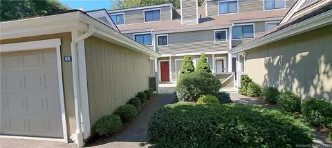88 Country Walk #88, Shelton, CT 06484