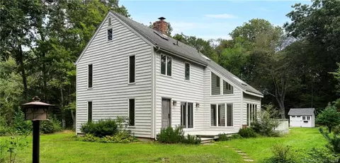 35 Grouse Ln, Madison, CT 06443