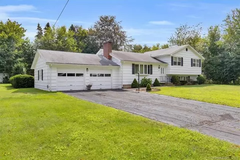 8 Old Forge Rd, North Haven, CT 06473