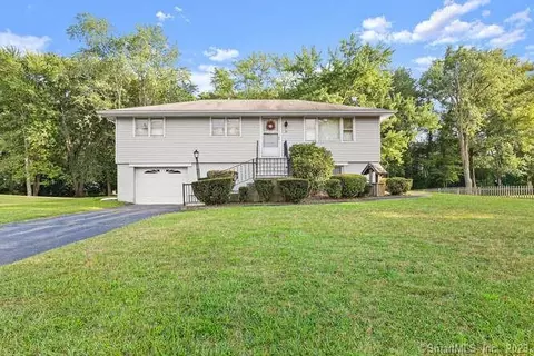 74 Saint John St, North Haven, CT 06473