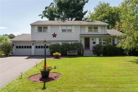 116 Meadow View Dr, Wethersfield, CT 06109