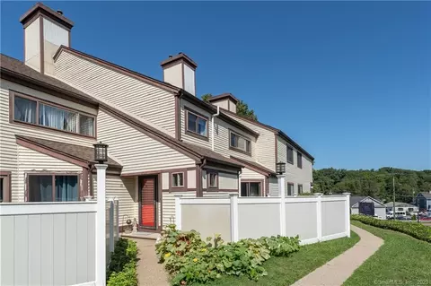 81 Main St #35C, Branford, CT 06405