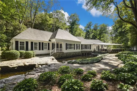 1102 Rock Rimmon Rd, Stamford, CT 06903