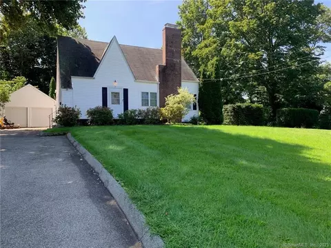 7 Baldwin Ave, Meriden, CT 06450