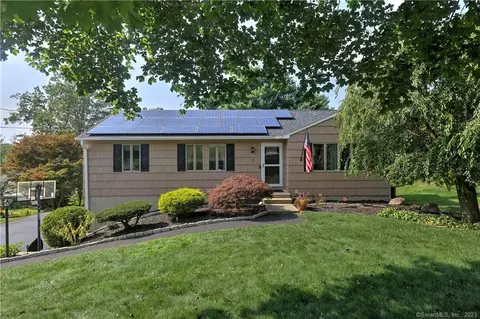 3 Benz St, Ansonia, CT 06401