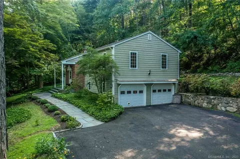 69 Fulling Mill Ln, Ridgefield, CT 06877
