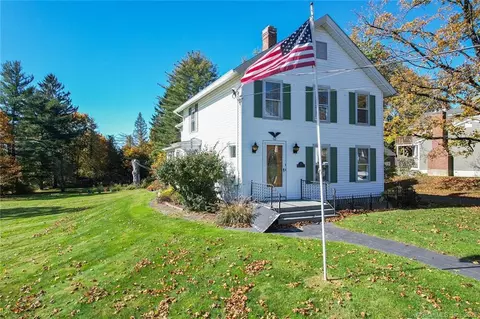 60 Meadow St, Litchfield, CT 06759