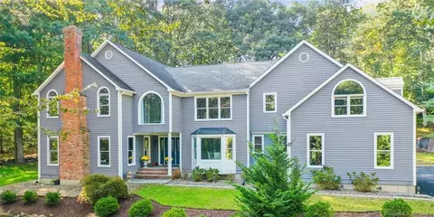20 Adirondack Trl, Easton, CT 06612
