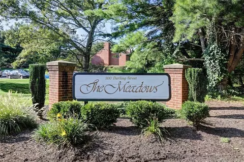 8 Darling St #E, Southington, CT 06489
