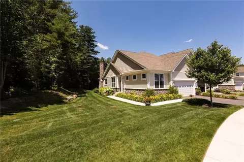 47 Ridgewood Dr #47, Middlebury, CT 06762