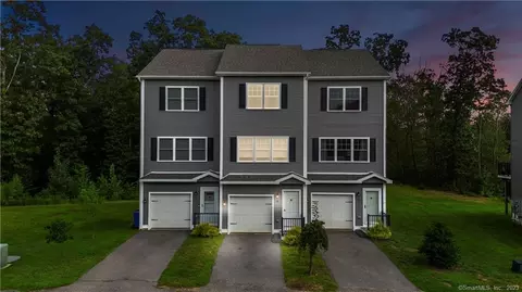 28 Hampton Ct, East Hampton, CT 06424