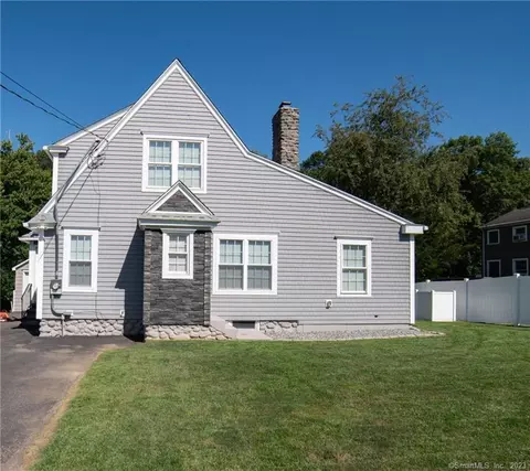 252 White Ave, Middlebury, CT 06762