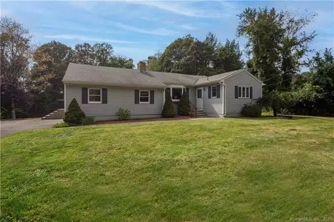 12 Macalpine Way, Danbury, CT 06811