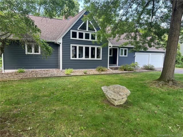 218 Sutton Dr, Windsor Locks, CT 06096
