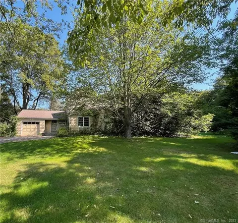 6 Rockwell Rd, Danbury, CT 06811