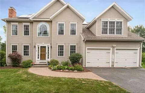 82 Carlson Dr, Portland, CT 06480