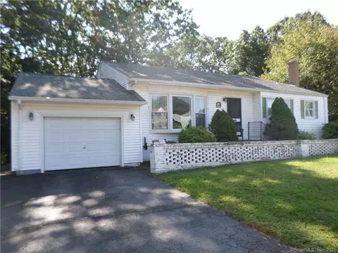 146 Cushman Dr, Manchester, CT 06042