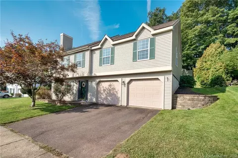 53 Mulberry Ln, Middletown, CT 06457
