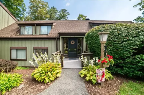 86 Heritage Vlg #C, Southbury, CT 06488