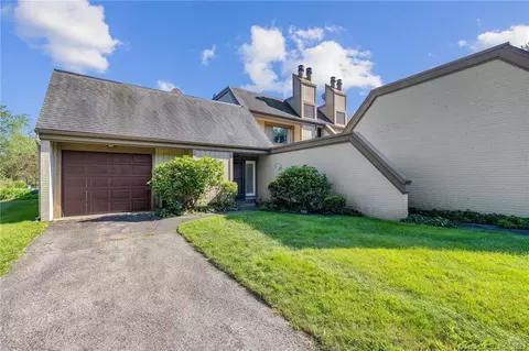 85 Viscount Dr #2A, Milford, CT 06460