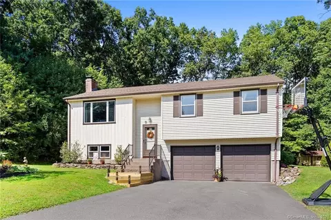 9 Dogwood Ln, Ellington, CT 06029