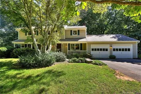 60 Partridge Ln, Trumbull, CT 06611